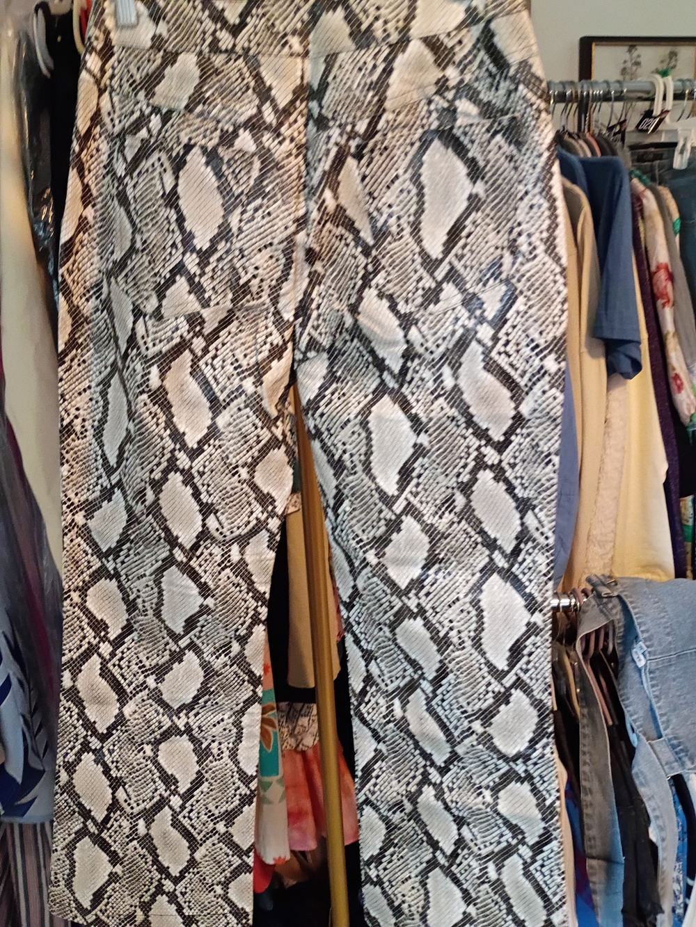 Women's Snake Print Wide-Leg Pants - Black & White - Picture 3 of 3